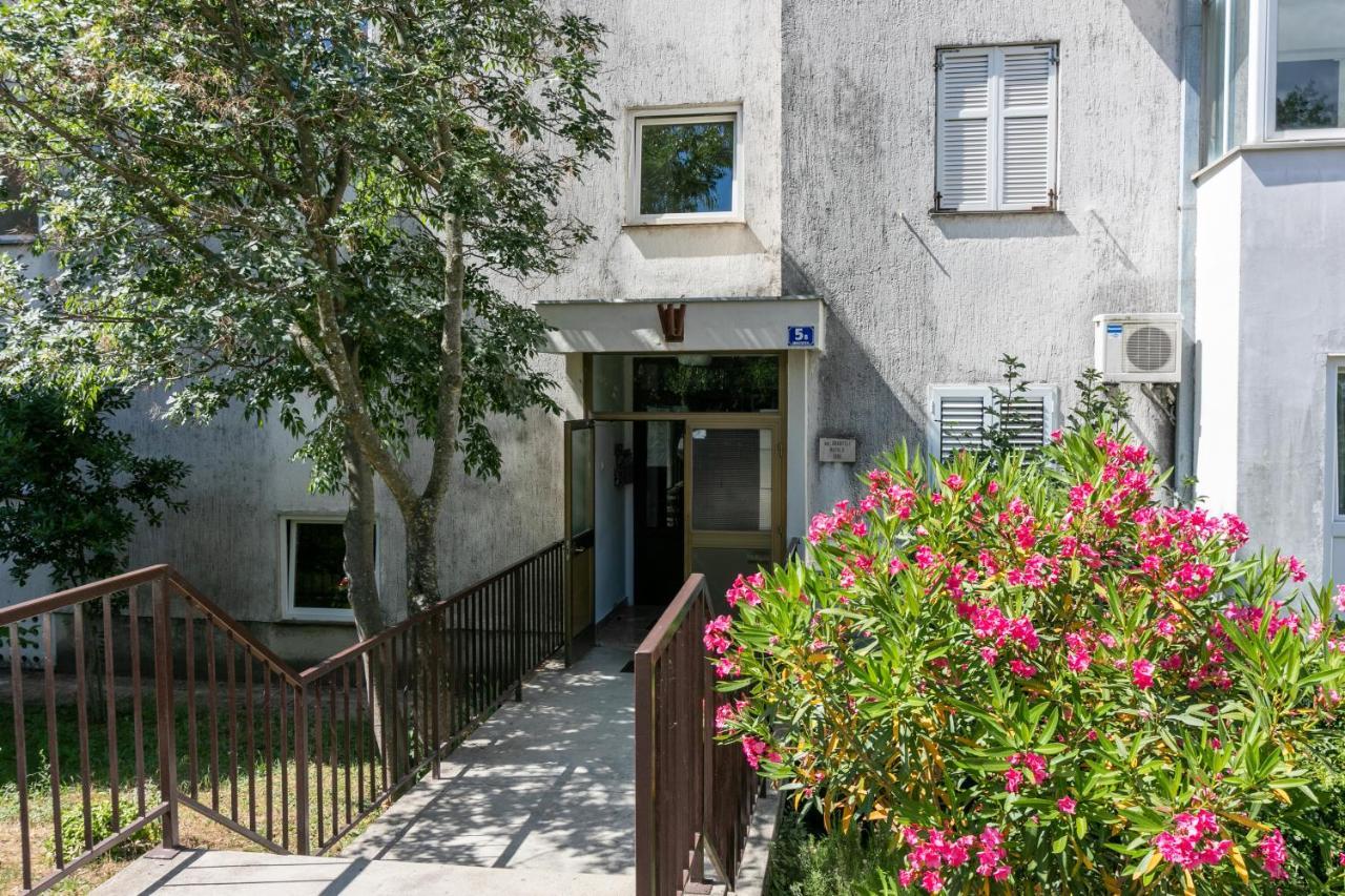 Apartment Pek Цриквениця Екстер'єр фото